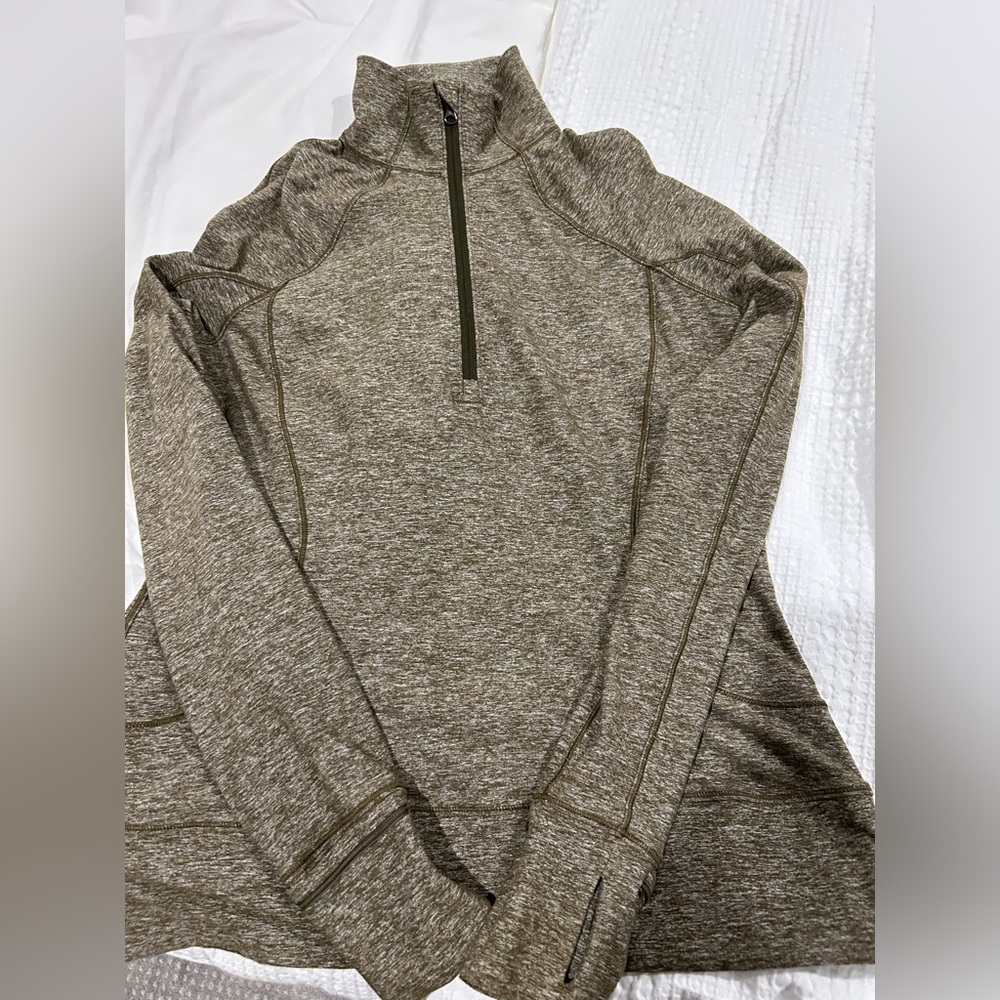 Women's Lululemon long sleeve shirt